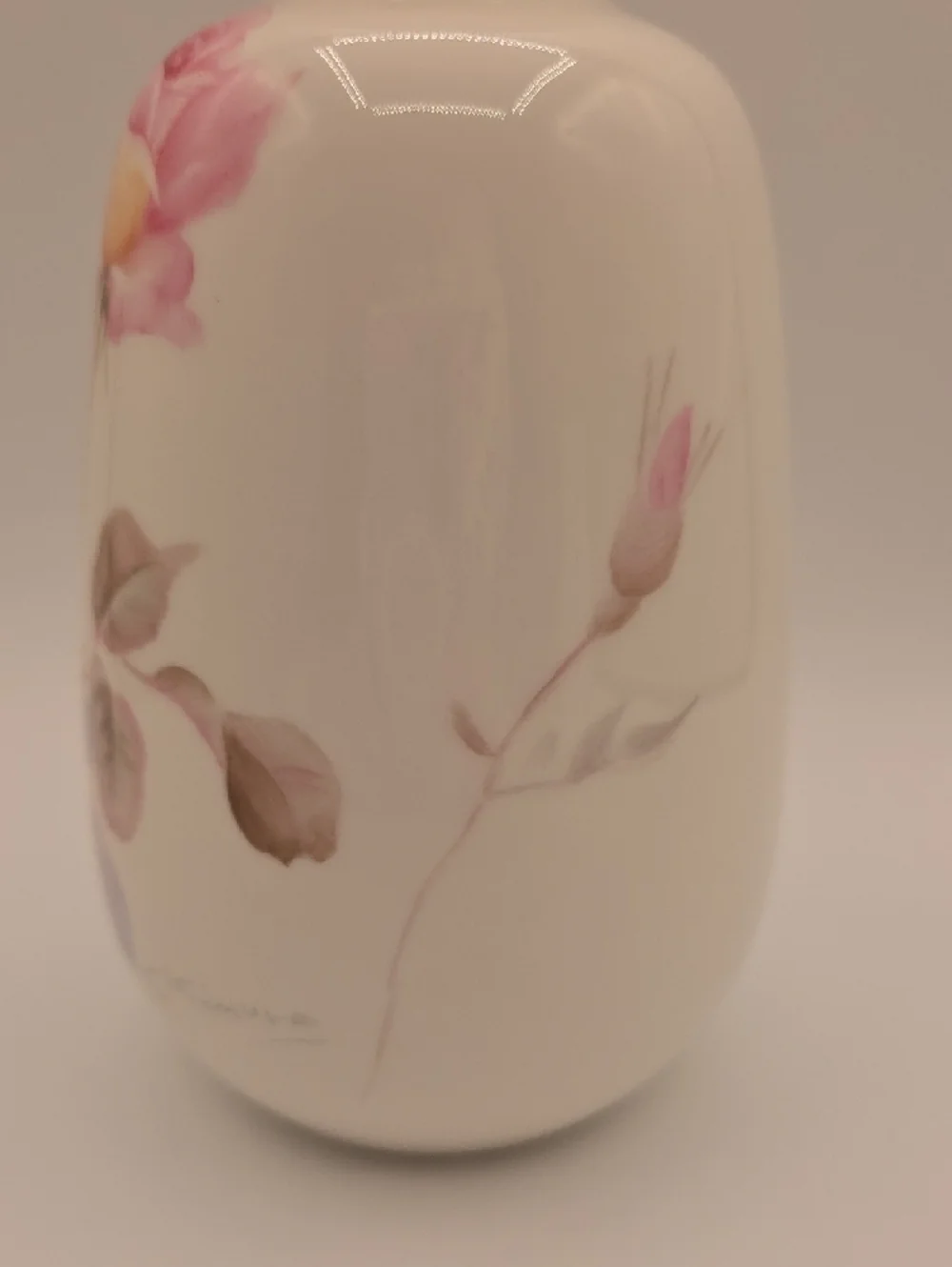 Noritake Bone China Nippon Toki Kaisha 6 1/2” Vase With Gold Rim Signed